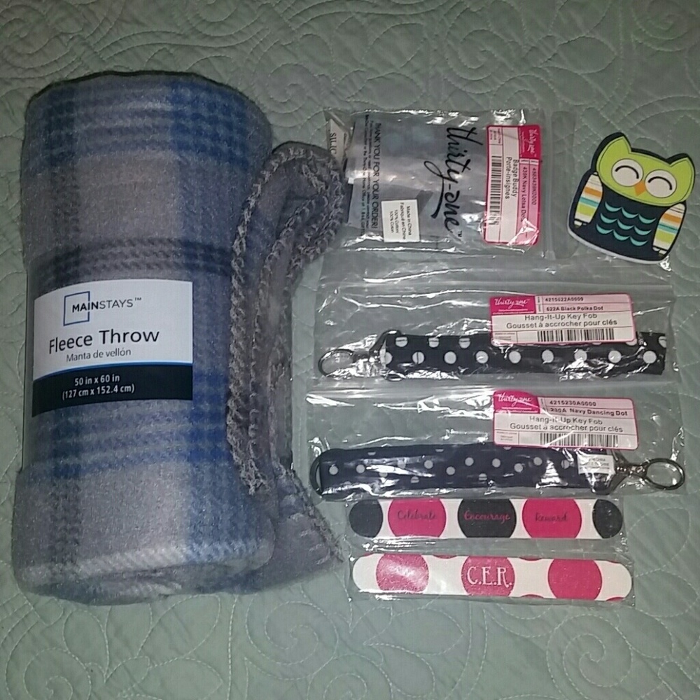 Thirty-one lot and blanket